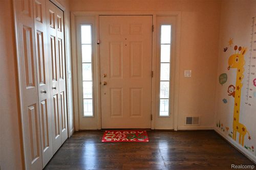 4427 Cahill Dr, Troy, MI, 48098-4489 | Card Image