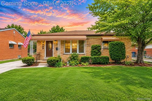 8435 Francine St, Warren, MI, 48093-4954 | Card Image