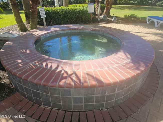 Hot Jetted Tub | Image 36