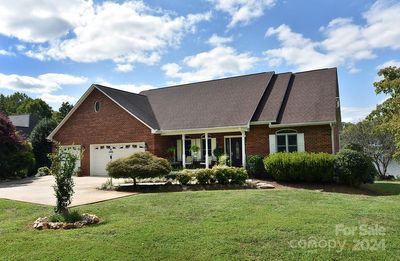 1851 Waterford Pointe Road, House other with 3 bedrooms, 2 bathrooms and null parking in Lexington NC | Image 1