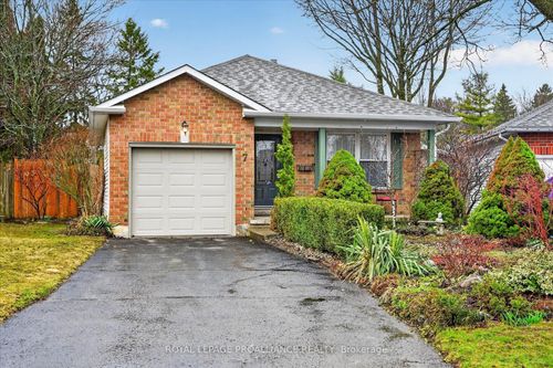 7 Daleview Court, Peterborough, ON, K9J8E6 | Card Image