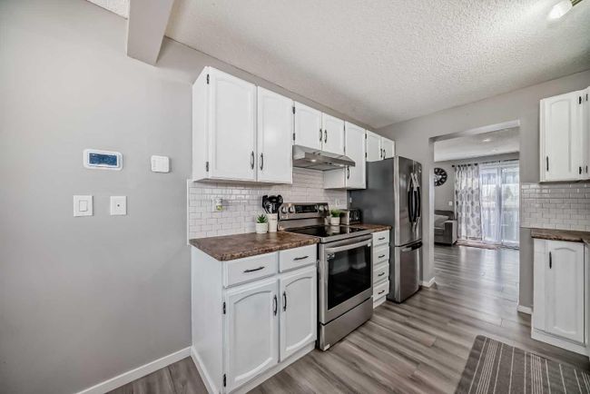 59 Castlegrove Road Ne, Home with 3 bedrooms, 1 bathrooms and 2 parking in Calgary AB | Image 7