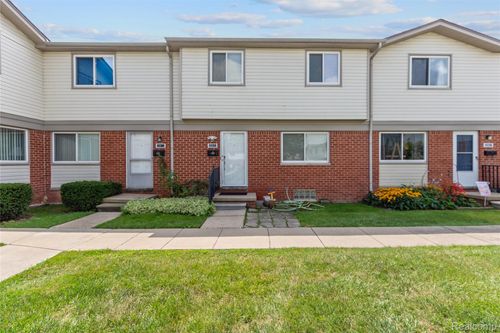 20825 Washington St, Roseville, MI, 48066-2231 | Card Image