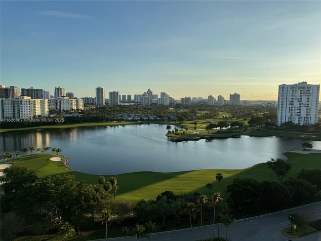 APT-1906 - 3675 N Country Club Dr, Condo with 2 bedrooms, 2 bathrooms and null parking in Aventura FL | Image 64