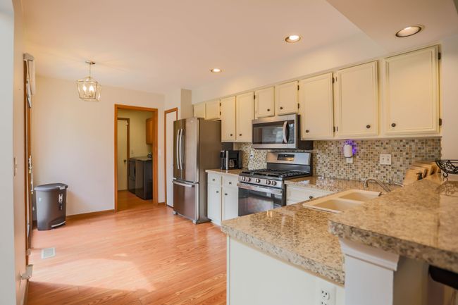 16539 Sarjay Dr, Condo with 2 bedrooms, 2 bathrooms and null parking in Clinton Twp MI | Image 11