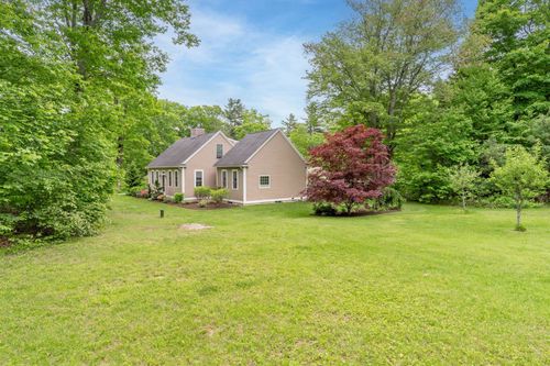 61 Kennard Rd, Nottingham, NH, 03290-5805 | Card Image