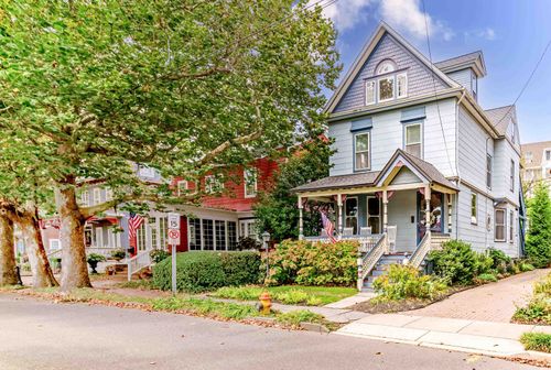 627 Hughes St, Cape May, NJ, 08204-2317 | Card Image