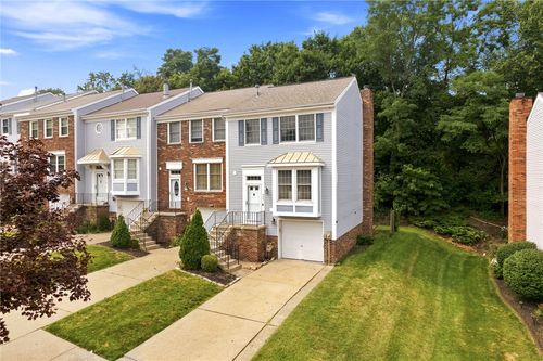 535 Parkridge Ln, Coraopolis, PA, 15108-2870 | Card Image