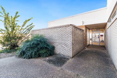 816 Creswell Ln, Opelousas, LA, 70570-5805 | Card Image