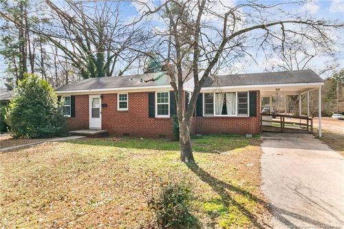 327 E Vance St, Laurinburg, NC, 28352-4552 | Card Image