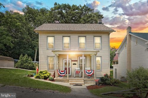 75 Railroad Ave, YORK HAVEN, PA, 17370-9718 | Card Image