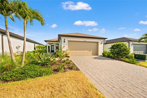 6600 Silverstar Dr, Sarasota, FL, 34240-2370 | Card Image