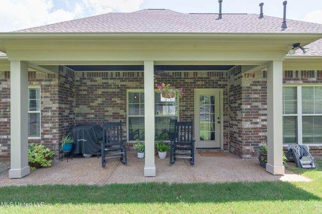 covered patio | Image 35