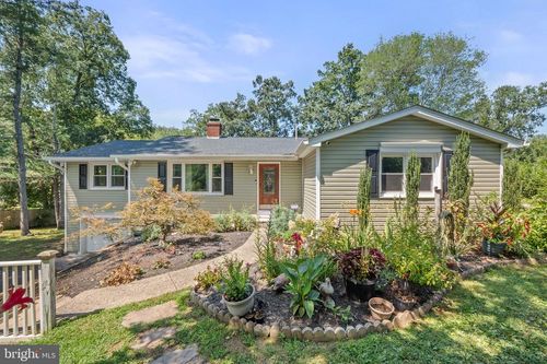 23439 Watson Rd, Leesburg, VA, 20175-6453 | Card Image