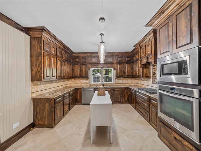 Formal Dining Room | Image 12