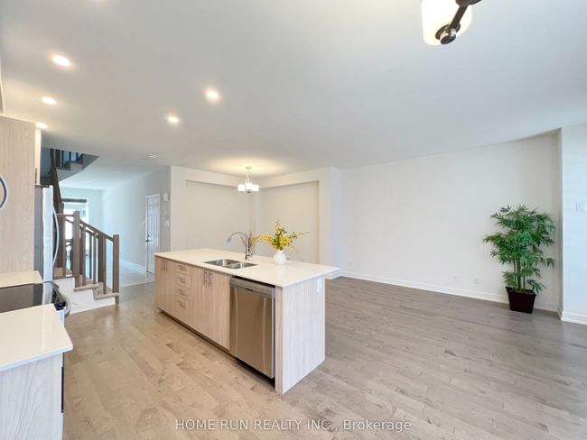 629 Rathburn Lane, House attached with 3 bedrooms, 3 bathrooms and 1 parking in Gloucester ON | Image 7
