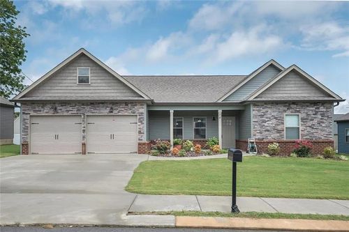 54 Franklin Cir, Fort Oglethorpe, GA, 30742-4256 | Card Image