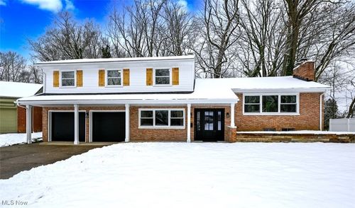 1591 Newcastle Cir, Akron, OH, 44313-5721 | Card Image