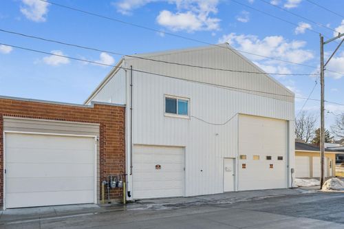 106 1st Ave Nw, Waukon, IA, 52172-1632 | Card Image