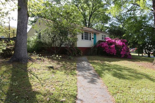 3300 Maywood Dr, Charlotte, NC, 28205-2126 | Card Image