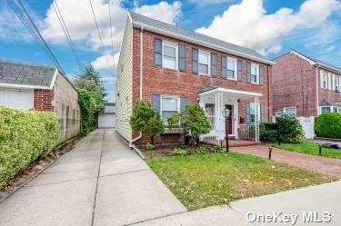 77 Ave, Glendale, NY 11385