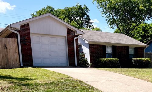 1731 Cliffcrest Dr, Duncanville, TX, 75137-4303 | Card Image