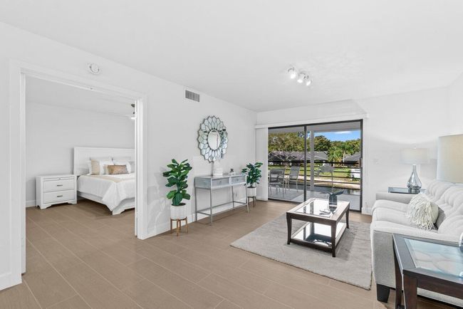 204 - 10092 Cedar Point 204 Boulevard, Condo with 2 bedrooms, 2 bathrooms and null parking in Boynton Beach FL | Image 7
