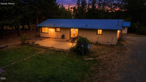 1934 Laurel Rd, Cave Junction, OR, 97523-9521 | Card Image