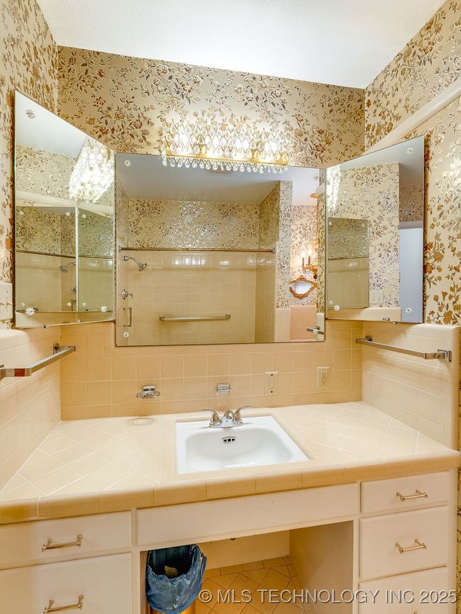 121 W 17 Th St, House other with 3 bedrooms, 3 bathrooms and null parking in Ada OK | Image 51