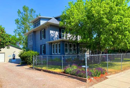 637 Pine St, Upton, WY, 82730-5098 | Card Image