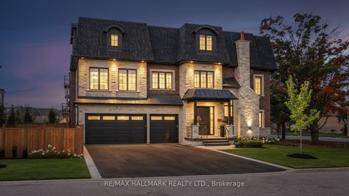 31 Naughton Dr, Richmond Hill, ON, L4C4M6 | Card Image