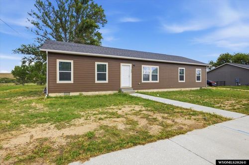 430 W Platte St, Glenrock, WY, 82637-5203 | Card Image