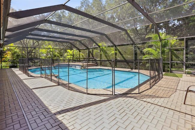 10920 Sw 68th Ave Rd, House other with 4 bedrooms, 3 bathrooms and null parking in Pinecrest FL | Image 7