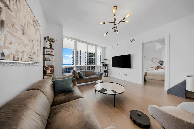 APT-707 - 16001 Collins Ave, Condo with 3 bedrooms, 3 bathrooms and null parking in Sunny Isles Beach FL | Image 7