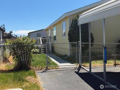 56-3211 W Wapato Dr, Moses Lake, WA, 98837-4507 | Card Image