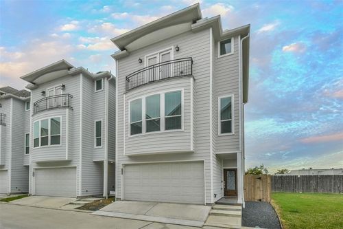 1815 Napa Creek Ln, Houston, TX, 77009-2041 | Card Image