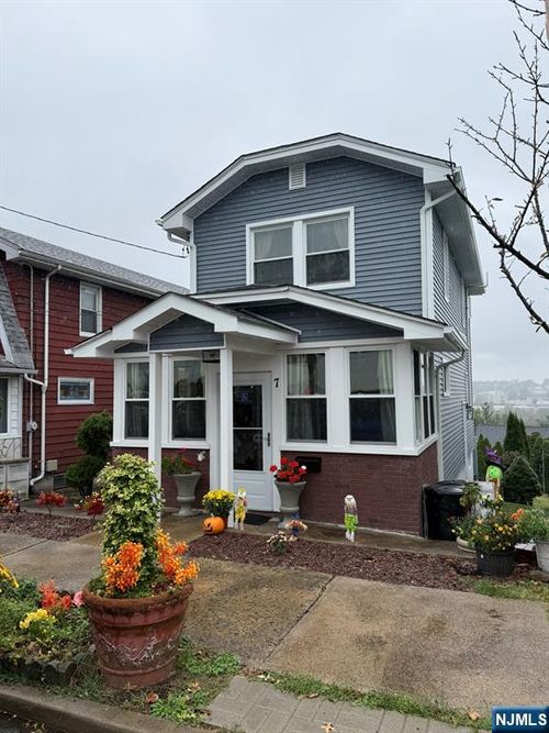 7 Fuller Pl, Kearny, NJ, 07032-1604 | Card Image