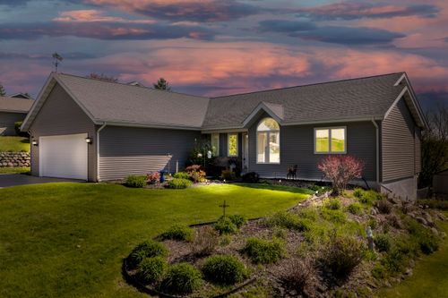1801 Erin Ln, Waukesha, WI, 53188-4836 | Card Image