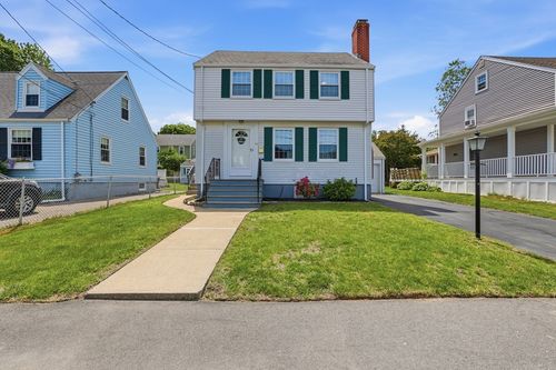 31 Beech Street, Dedham, MA, 02026 | Card Image