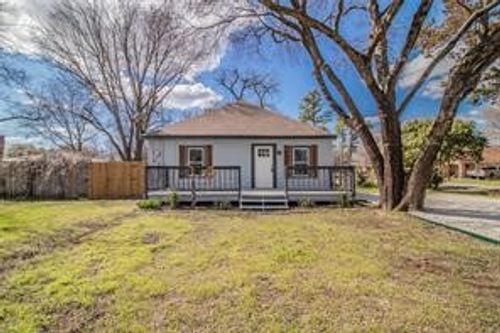 100 S Levy St, Pilot Point, TX, 76258-4439 | Card Image