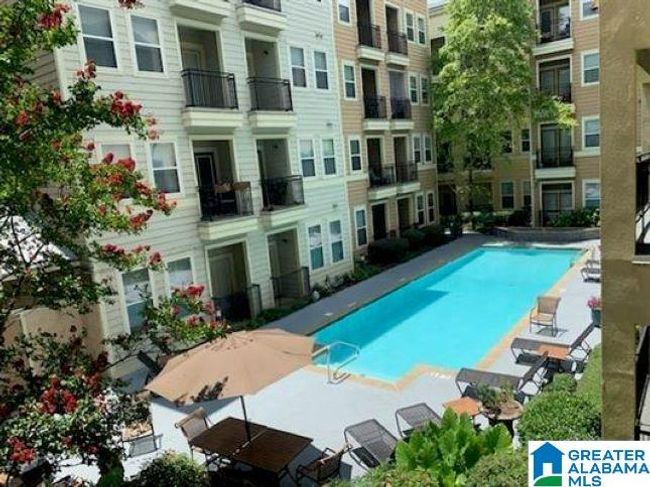 Pool/Grilling Area | Image 7