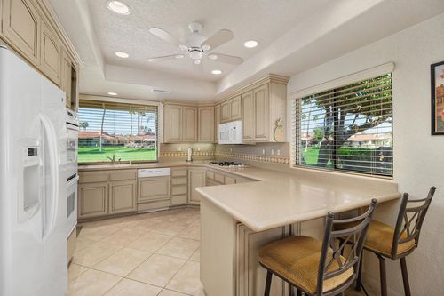 322 Villena Way, Palm Desert, CA, 92260-2172 | Card Image