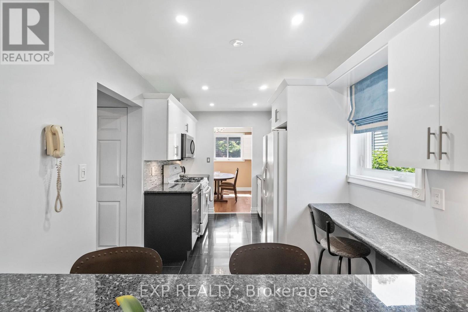 Residential in Markham (German Mills) 5
