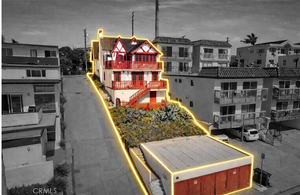 Residential Income in Manhattan Beach