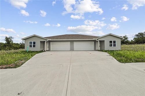 4603 Appleton Ave, Kansas City, MO, 64133-1860 | Card Image