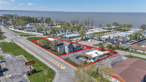 2039 E Harbor Rd, Port Clinton, OH, 43452-1536 | Card Image