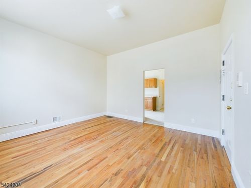 1-413 Dodd St, East Orange, NJ, 07017-1243 | Card Image