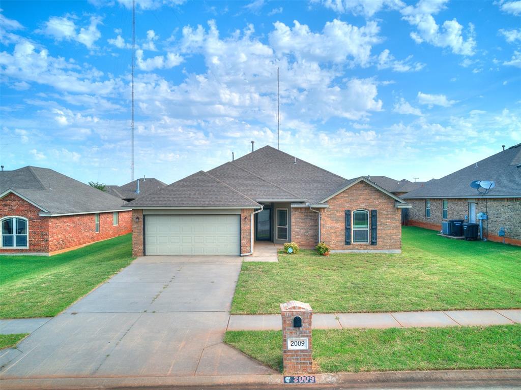 31st St, Moore, OK 73160
