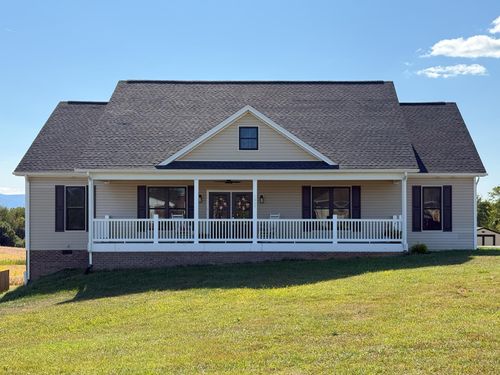 1007 Ladd Rd, Waynesboro, VA, 22980-7420 | Card Image