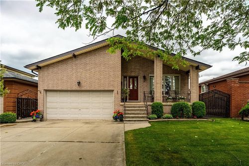 14 Valrose Dr, Stoney Creek, ON, L8E3T4 | Card Image